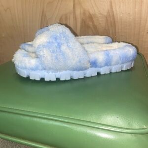 Ugg Cozetta Watercolors
Platform Slipper Slides Blue- discontinued
